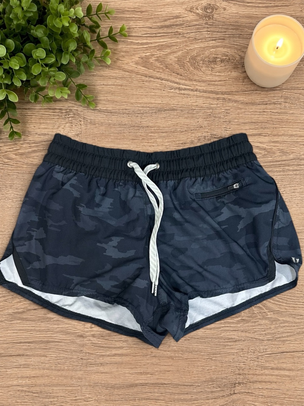 Vuori Clementine Shorts in  Black Watercolor Camo ~ Size S ~ Item #2206